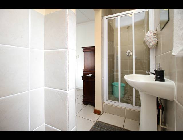 2 BEDROOM APARTMENT FOR SALE IN FAIRLAND